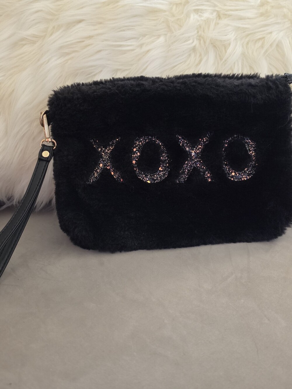 XOXO Black Faux Fur Wristlet Clutch Sz 10" L